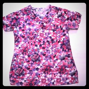 Women’s scrub top size small